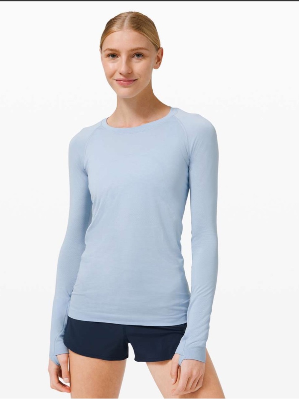 Lululemon Swiftly Tech Long Sleeve 2.0
Blue Linen / Blue Linen size 2 grey blue